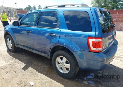 2010 Ford Escape Xlt z USA, uszkodzony, nr VIN 1FMCU0D77AKC47784
